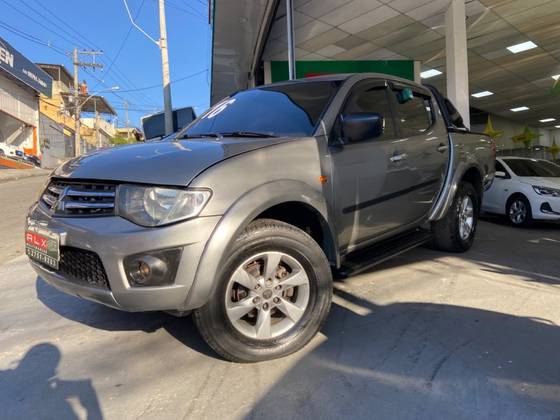 MITSUBISHI L200 TRITON 2.4 HLS 4X2 CD 16V FLEX 4P MANUAL MITSUBISHI L200 TRITON 2.4 HLS 4X2 CD 16V FLEX 4P MANUAL
